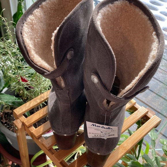 UGG Lynnea shearling Clog Boots - Picture 3 of 7